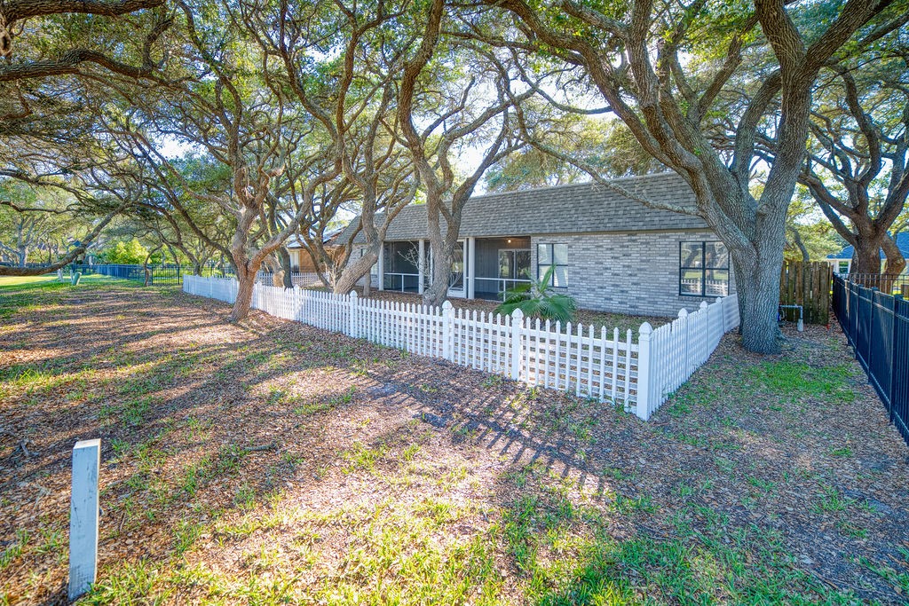 410 Fairway Oaks Street Rockport TX 78382