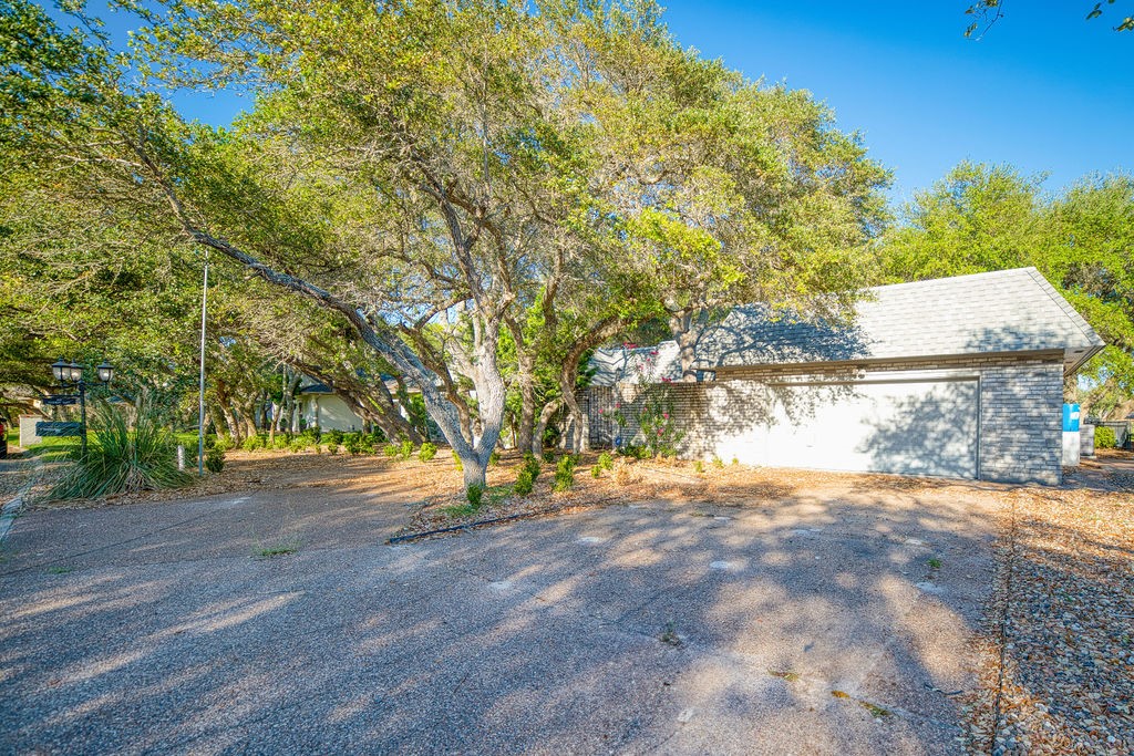 410 Fairway Oaks Street Rockport TX 78382