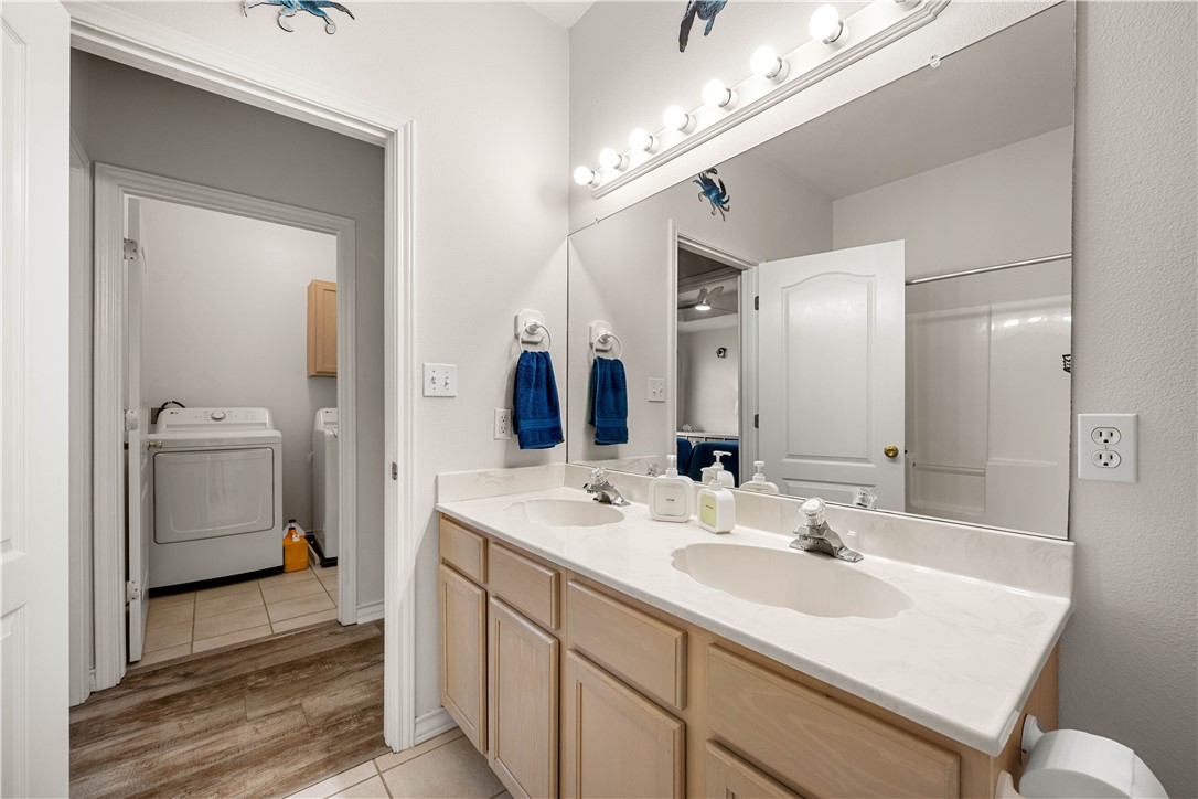 15102 Leeward Drive 604 Corpus Christi TX 78418