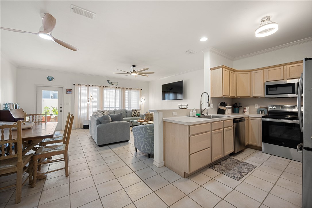 15102 Leeward Drive 604 Corpus Christi TX 78418