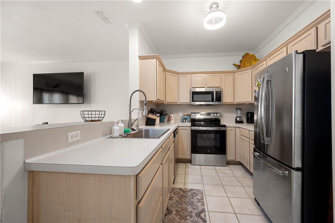 15102 Leeward Drive 604 Corpus Christi TX 78418
