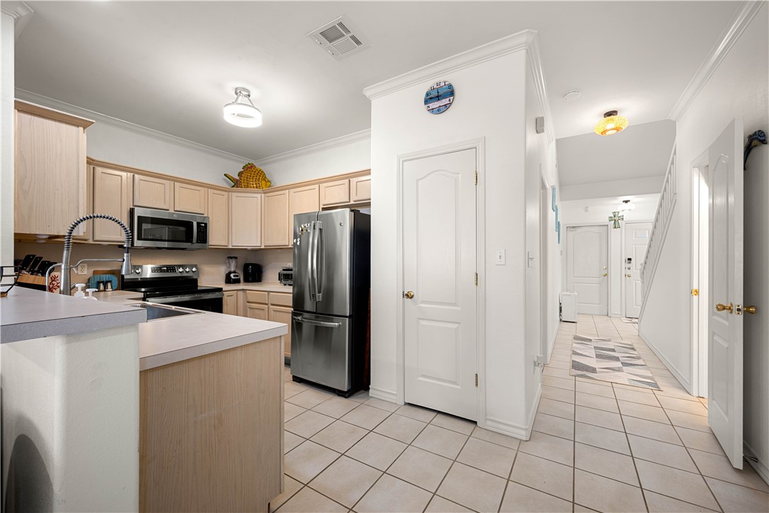 15102 Leeward Drive 604 Corpus Christi TX 78418