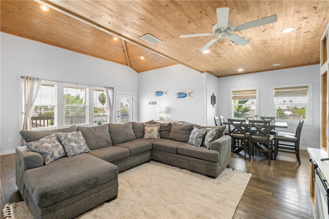 330 W Avenue A Port Aransas TX 78373