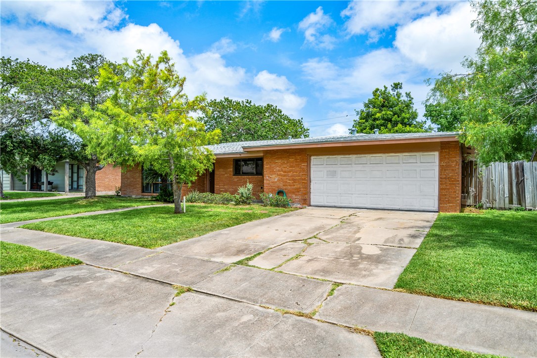 445 Poenisch Corpus Christi TX 78412