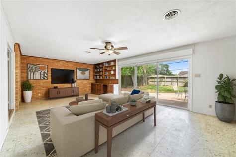 445 Poenisch Corpus Christi TX 78412