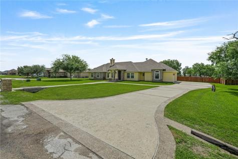 5498 Lonesome Dove Robstown TX 78380