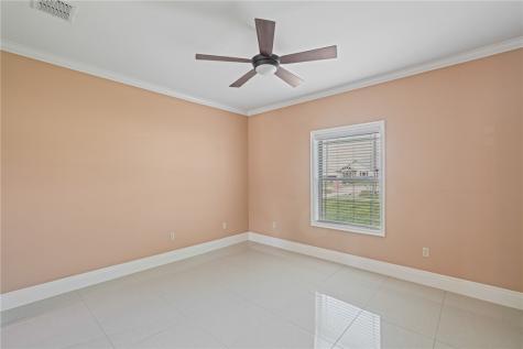 5498 Lonesome Dove Robstown TX 78380