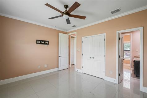 5498 Lonesome Dove Robstown TX 78380