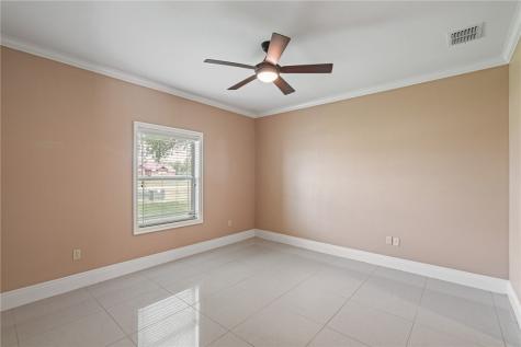 5498 Lonesome Dove Robstown TX 78380