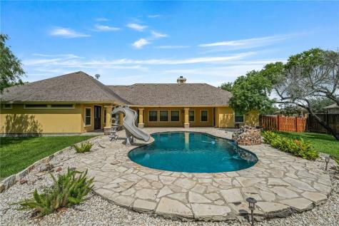 5498 Lonesome Dove Robstown TX 78380