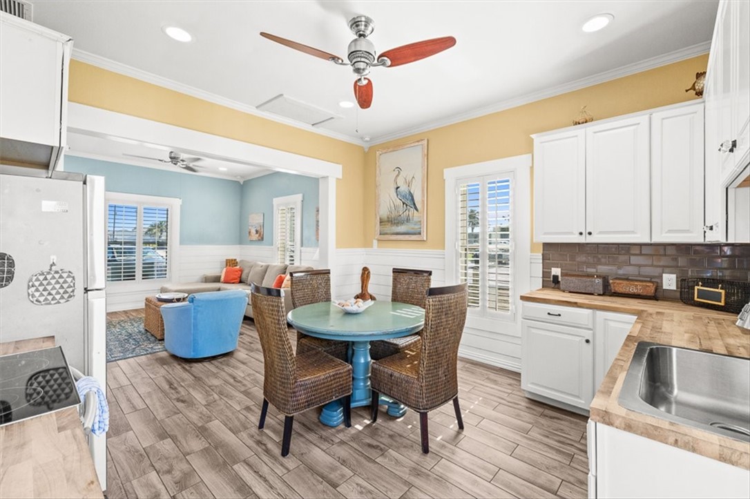 201 E Oaks Avenue Port Aransas TX 78373