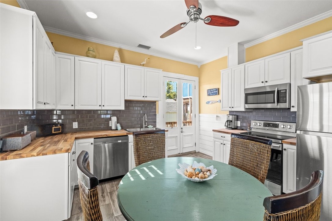 201 E Oaks Avenue Port Aransas TX 78373
