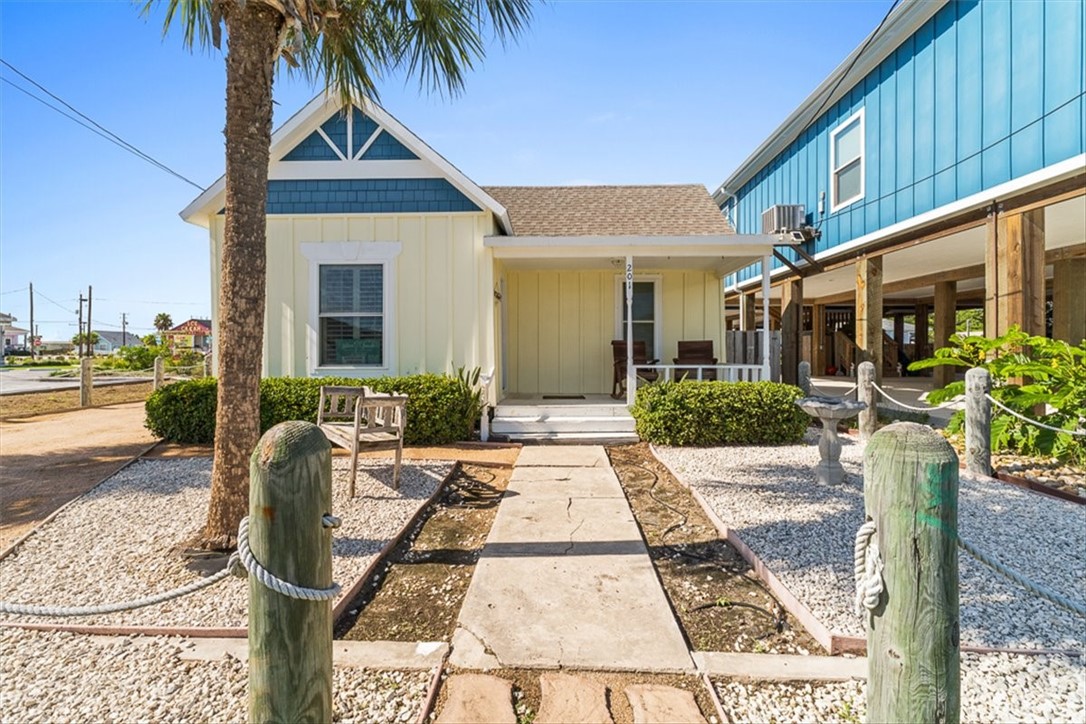 201 E Oaks Avenue Port Aransas TX 78373
