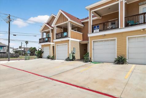 1813 S 11th Street 102 Port Aransas TX 78373