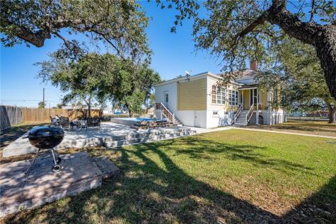 615 S Church Street Rockport TX 78382