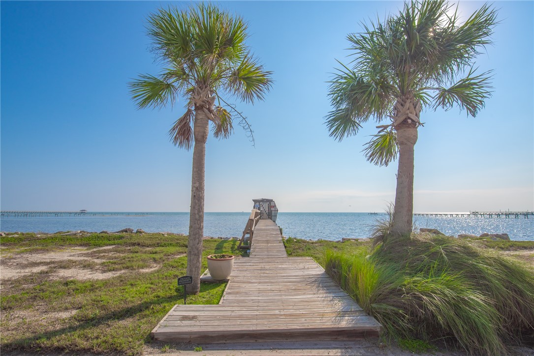 1417 S Water Street Rockport TX 78382