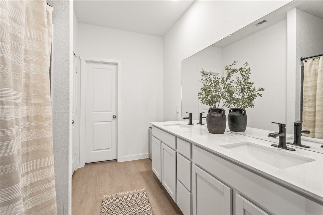 3242 Camaro Street Corpus Christi TX 78410