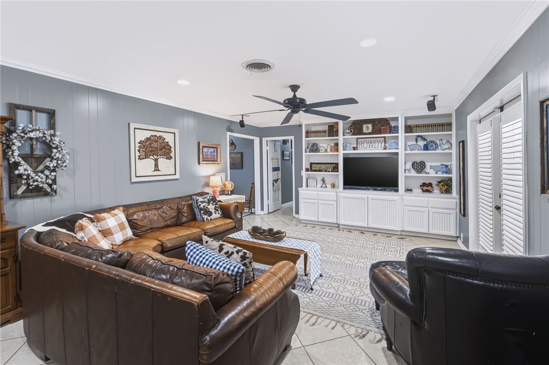 633 Moray Place Corpus Christi TX 78411