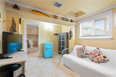 1419 S Magnolia Rockport TX 78382