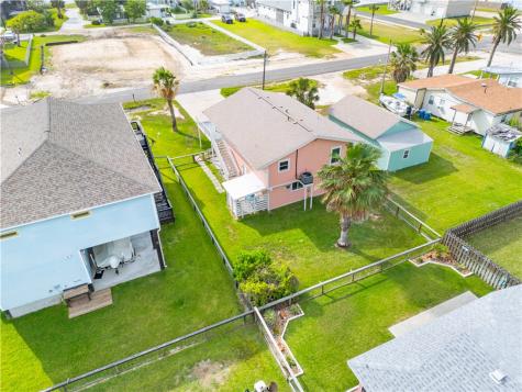 1419 S Magnolia Rockport TX 78382