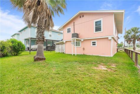 1419 S Magnolia Rockport TX 78382