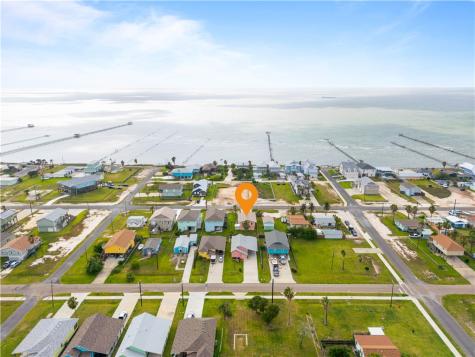 1419 S Magnolia Rockport TX 78382