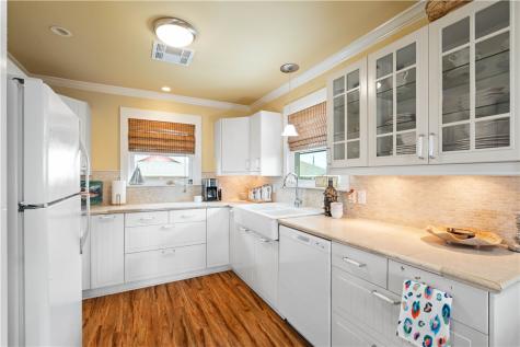 1419 S Magnolia Rockport TX 78382
