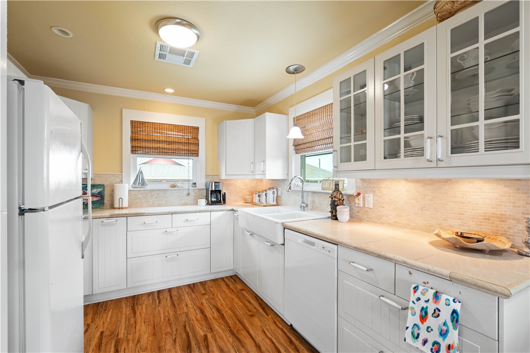 1419 S Magnolia Rockport TX 78382