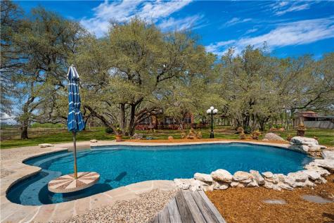 230 Shamrock Drive Floresville TX 78114