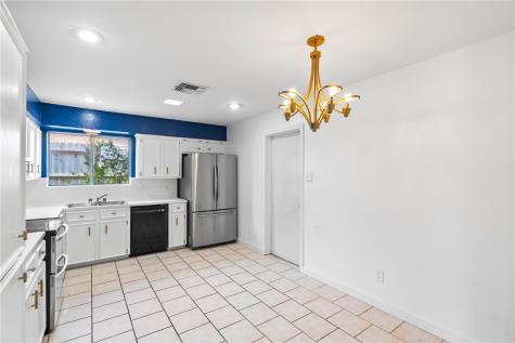 1620 Memorial Parkway Portland TX 78374