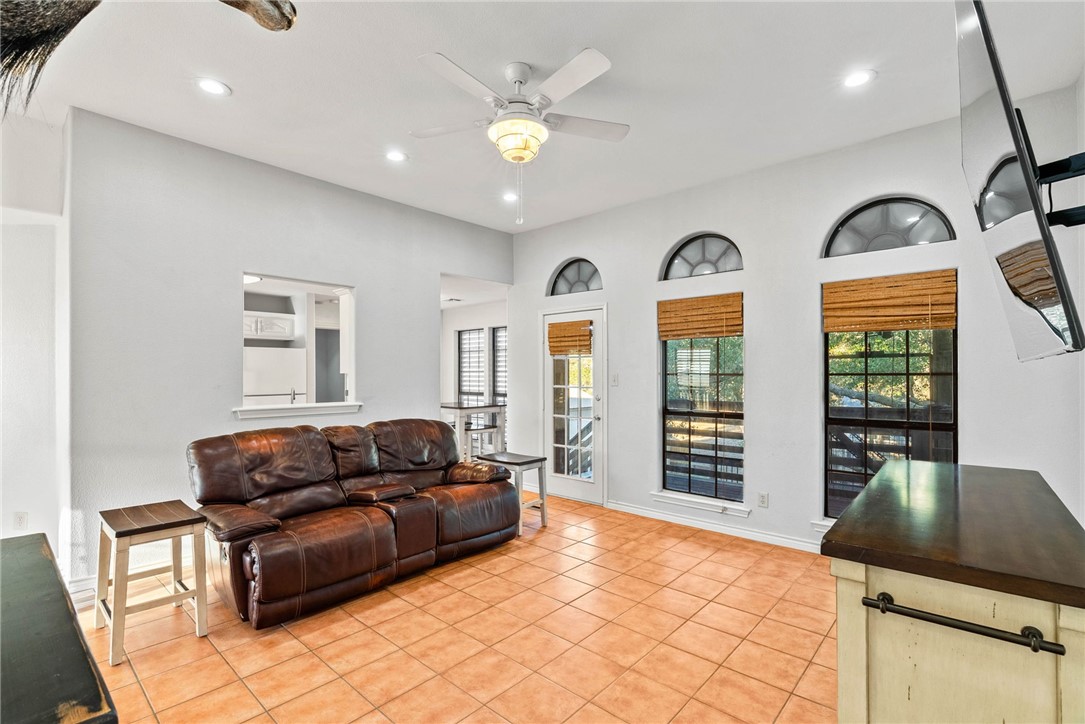 422 Spanish Wood Drive Rockport TX 78382