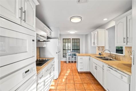 422 Spanish Wood Drive Rockport TX 78382