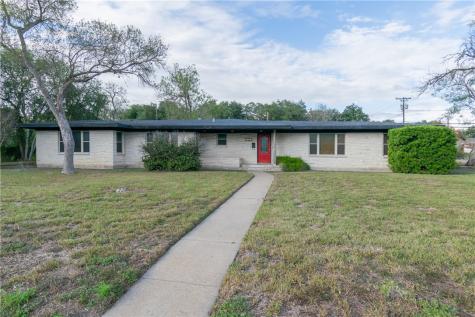 1327 Southwood Street Alice TX 78332