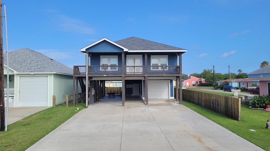 1215 S Live Oak Street Rockport TX 78382