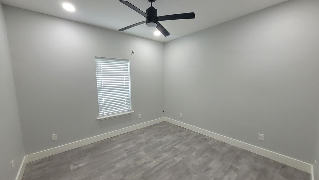 1215 S Live Oak Street Rockport TX 78382