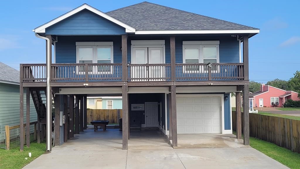 1215 S Live Oak Street Rockport TX 78382