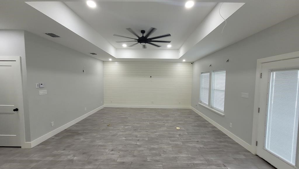 1215 S Live Oak Street Rockport TX 78382