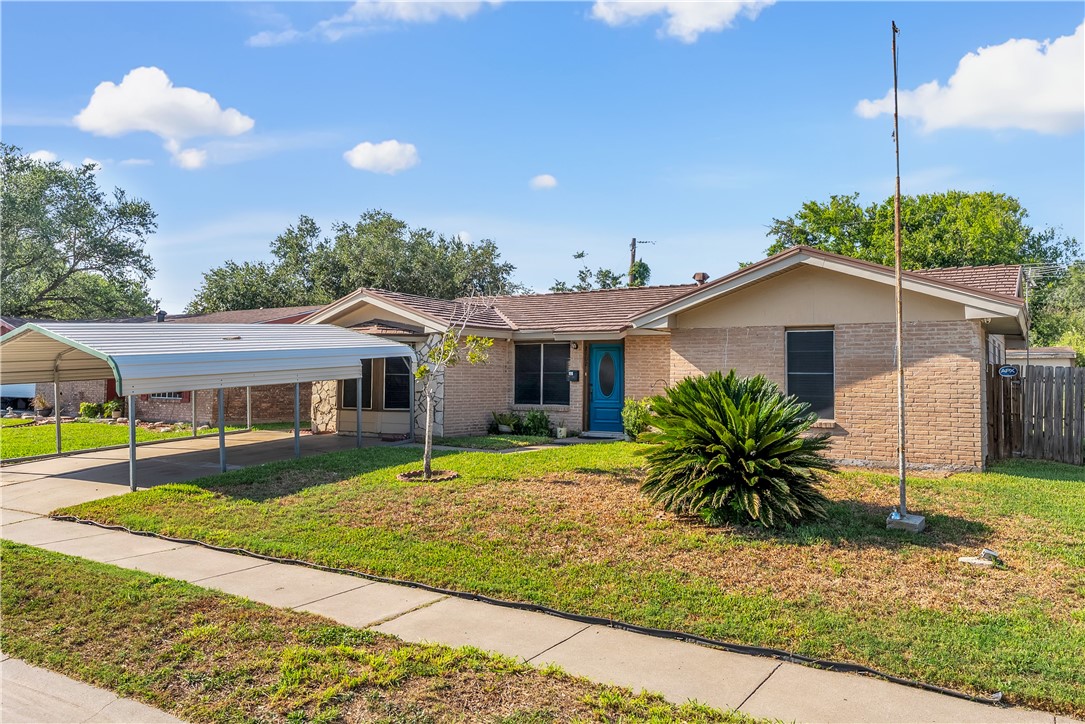2102 E Lott Kingsville TX 78363