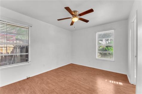 2102 E Lott Kingsville TX 78363