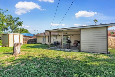 2102 E Lott Kingsville TX 78363