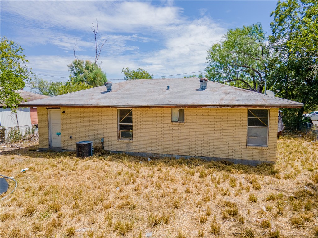 205 Brazos George West TX 78102
