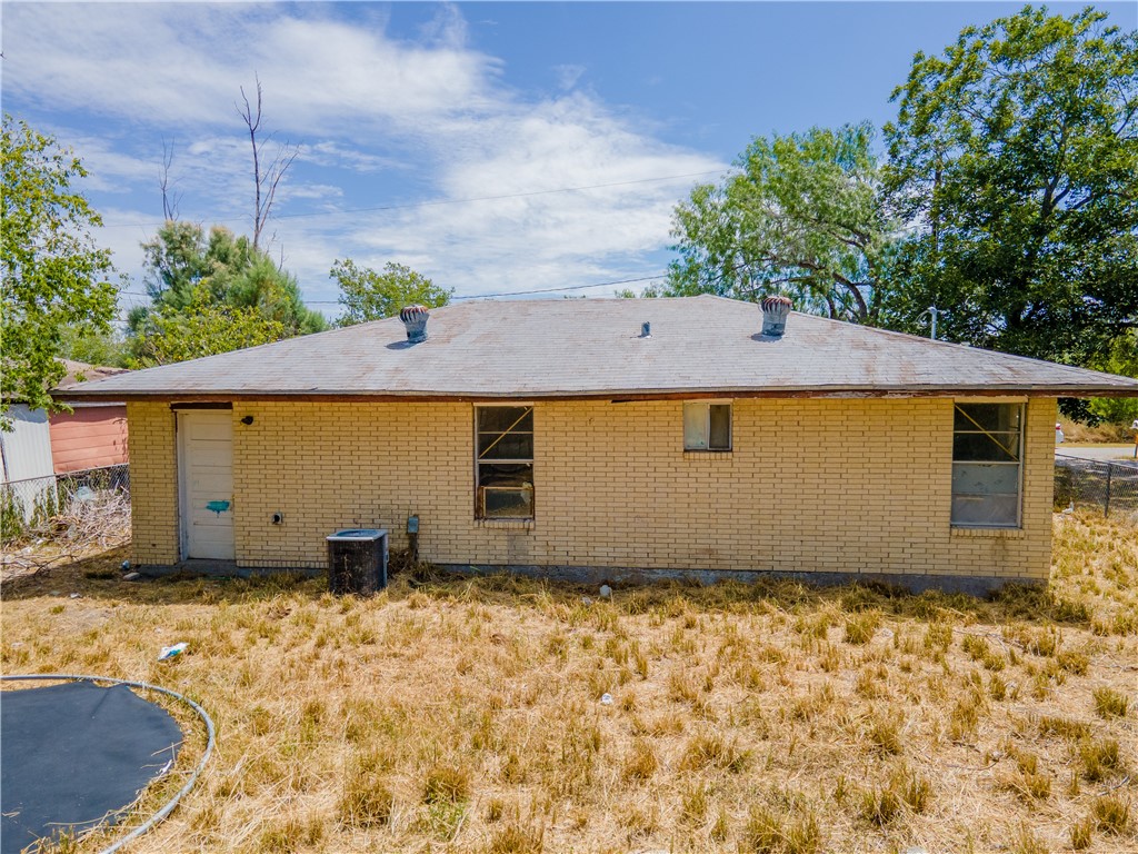 205 Brazos George West TX 78102