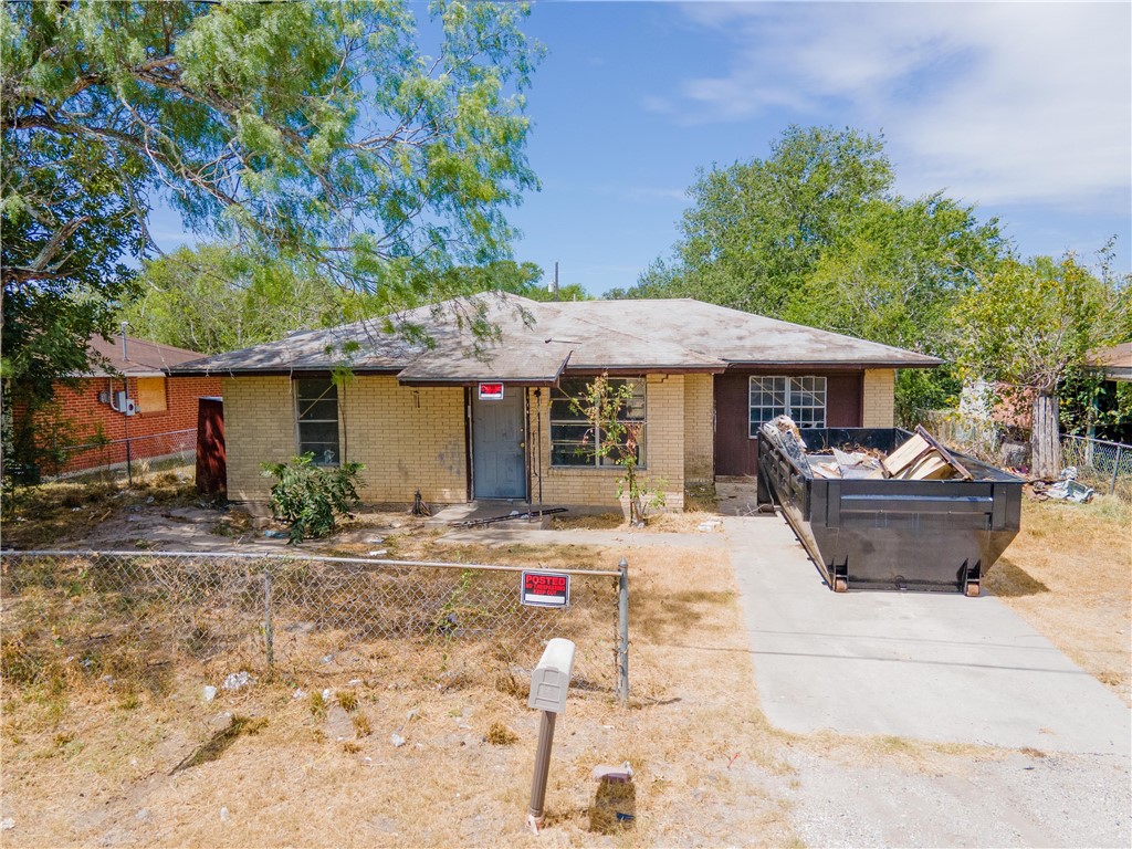 205 Brazos George West TX 78102