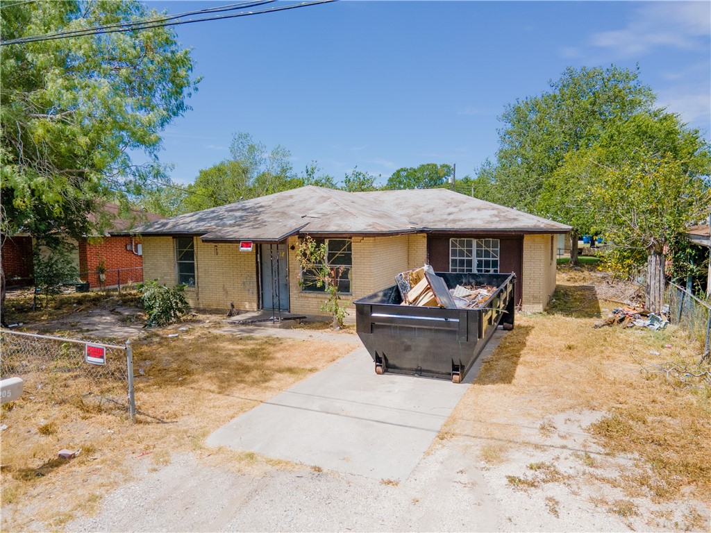 205 Brazos George West TX 78102