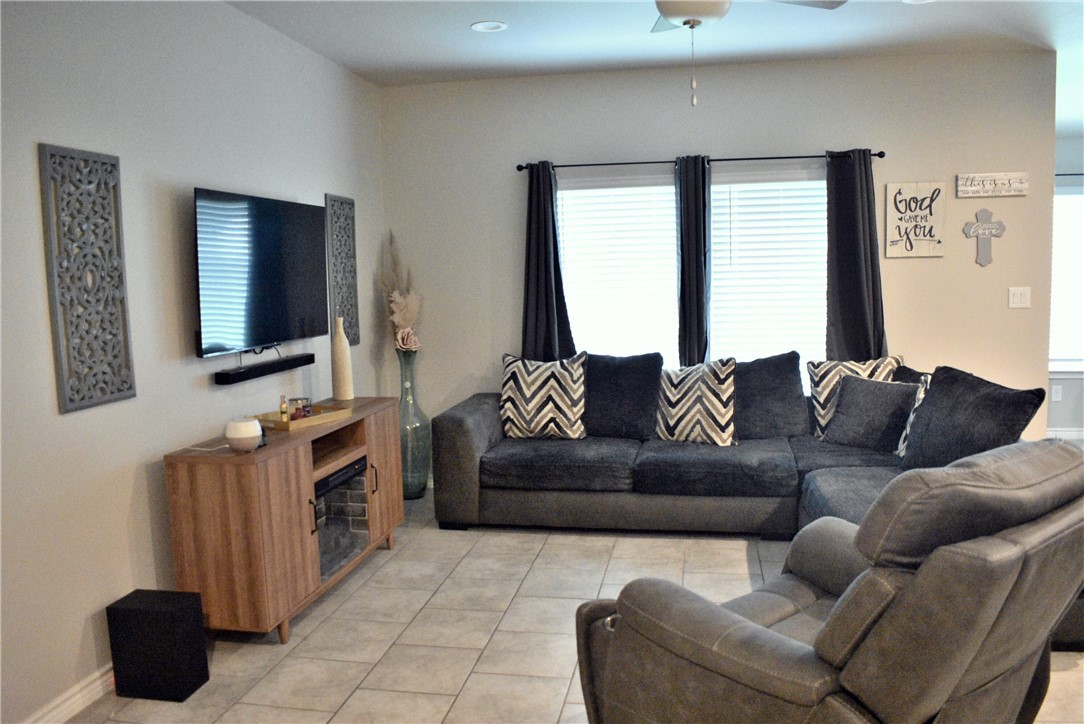 2725 Excelsior Boulevard Corpus Christi TX 78415