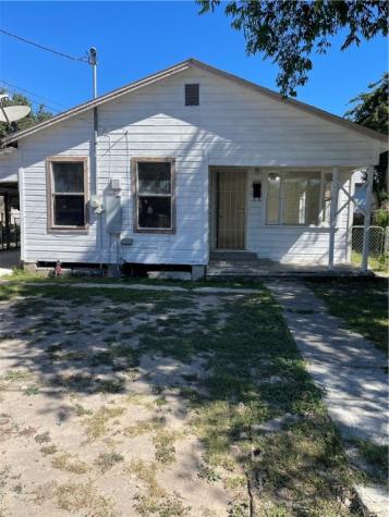 617 Trevino Street Alice TX 78332
