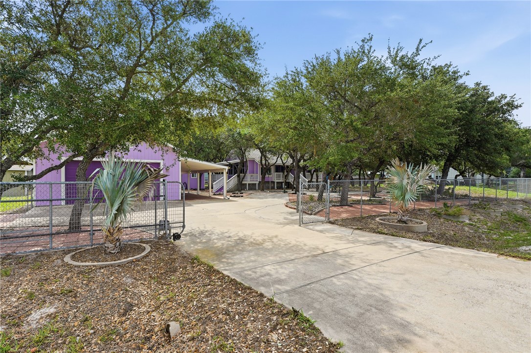 318 Traylor Avenue Rockport TX 78382