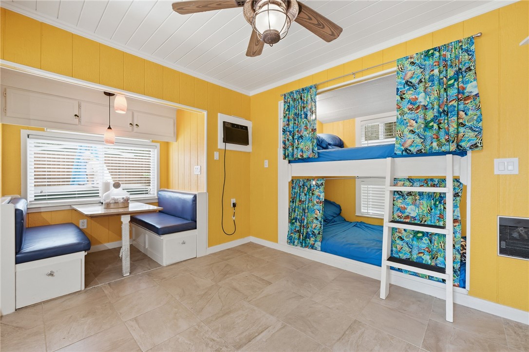 318 Traylor Avenue Rockport TX 78382
