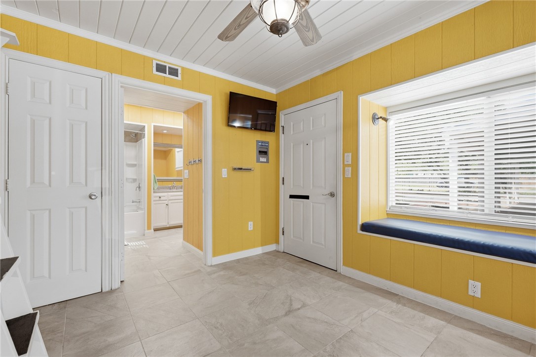 318 Traylor Avenue Rockport TX 78382
