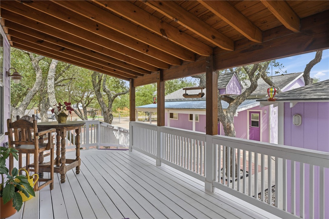 318 Traylor Avenue Rockport TX 78382
